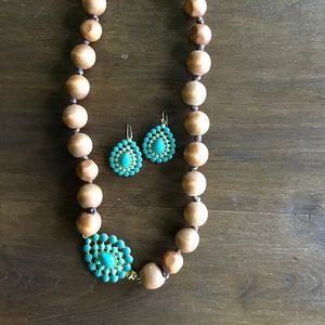 Stella & Dot Set necklaces &Earrings